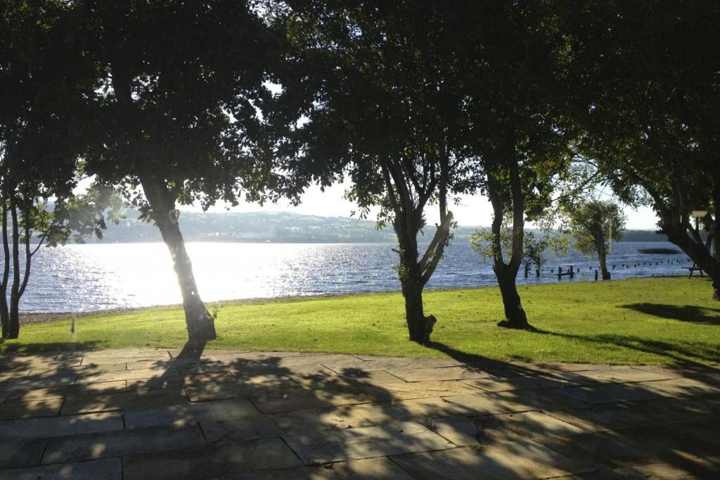 Lakeside Cottage Killaloe Buitenkant foto